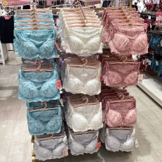 運命のブラ新色多数入荷🆕💕