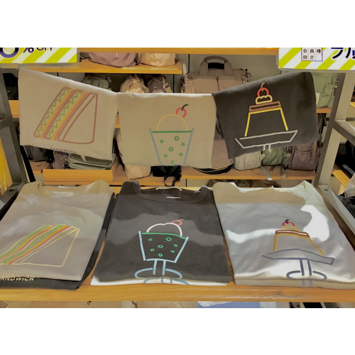 ぷっくりプリントTシャツ👕🍮🥪🍈