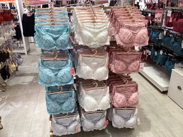 運命のブラ新色多数入荷🆕💕