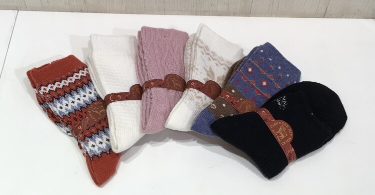 【カシミヤ混で温かい】ボーダークマ刺繍ソックス🧸✨
