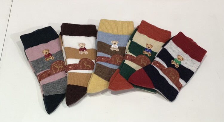 【カシミヤ混で温かい】ボーダークマ刺繍ソックス🧸✨